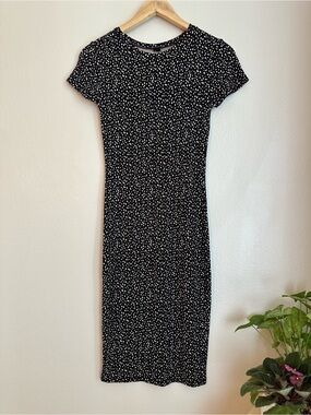Forever 21 Black T-Shirt Midi Dress with Dot Print